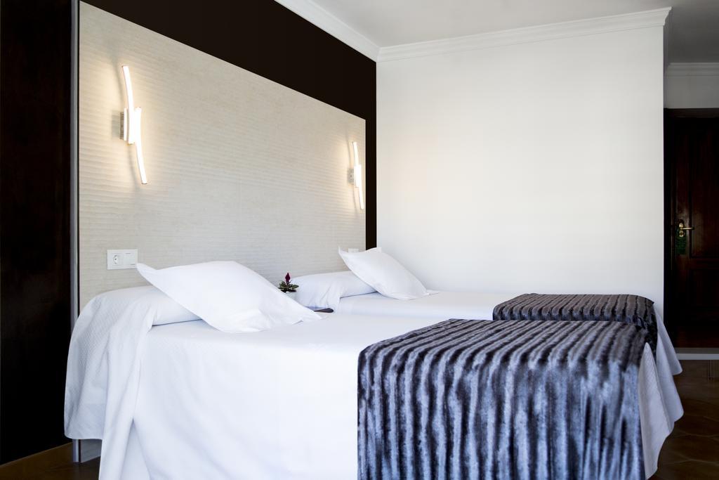 โอสตัล อัลฮัมรา - สําหรับผู้ใหญ่เท่านั้น Hotel เนร์คา ภายนอก รูปภาพ