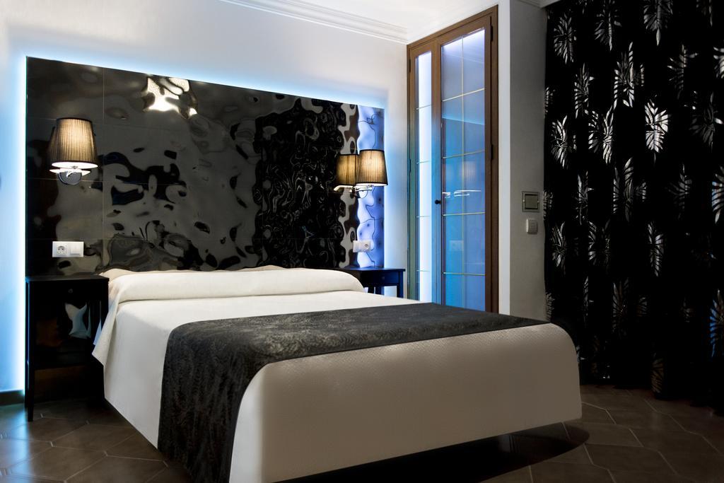 โอสตัล อัลฮัมรา - สําหรับผู้ใหญ่เท่านั้น Hotel เนร์คา ภายนอก รูปภาพ