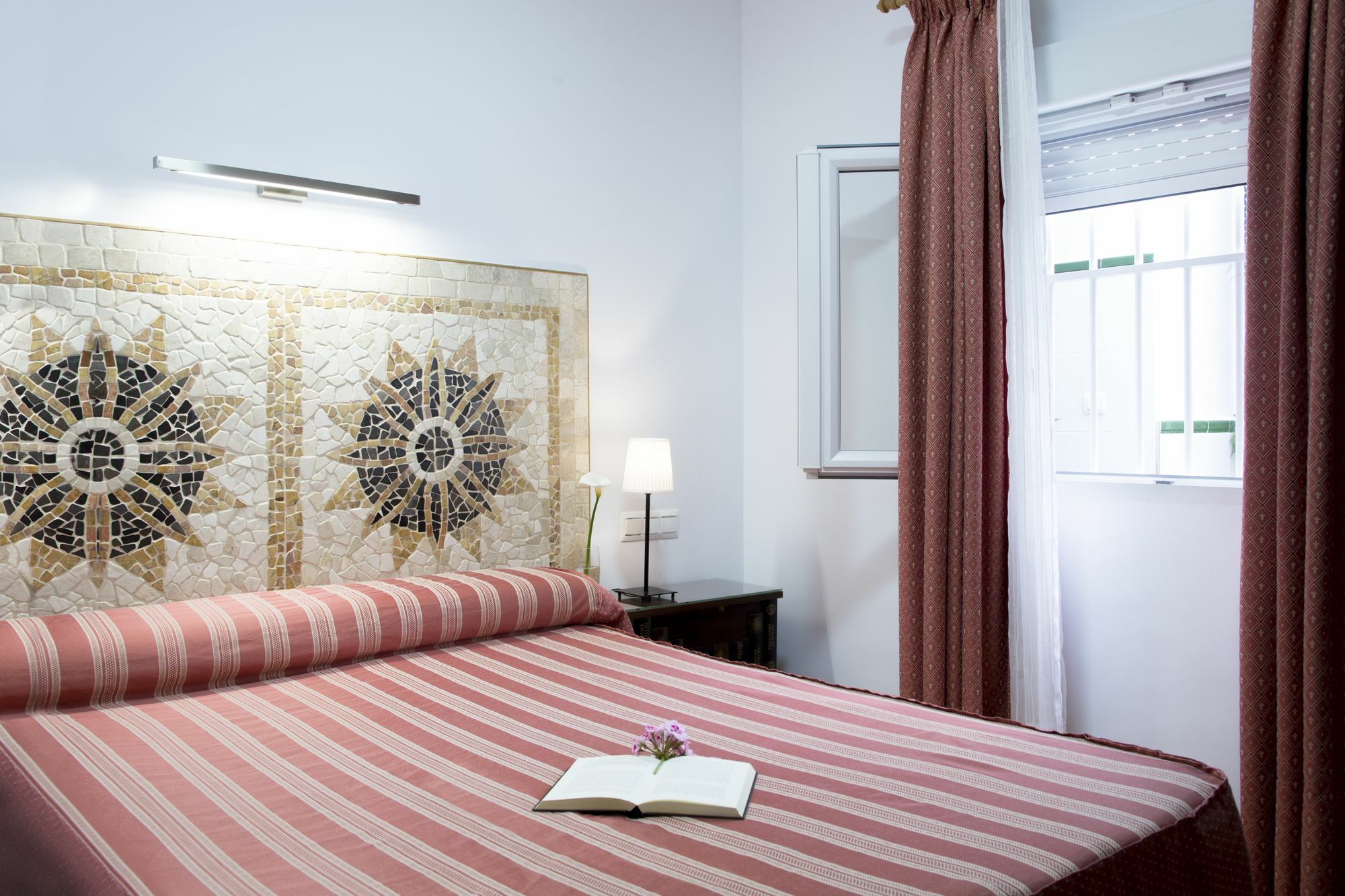 โอสตัล อัลฮัมรา - สําหรับผู้ใหญ่เท่านั้น Hotel เนร์คา ภายนอก รูปภาพ