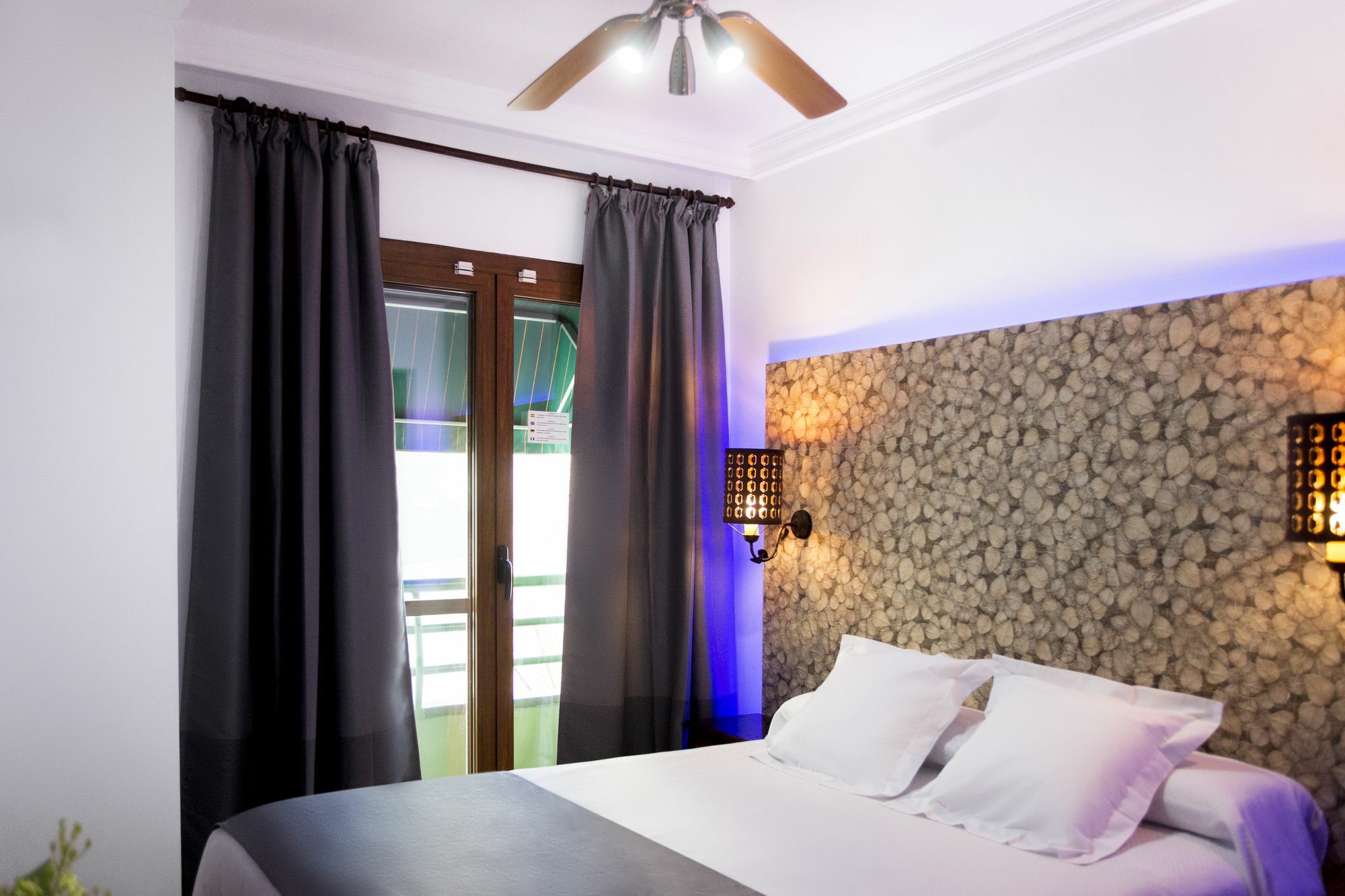 โอสตัล อัลฮัมรา - สําหรับผู้ใหญ่เท่านั้น Hotel เนร์คา ภายนอก รูปภาพ